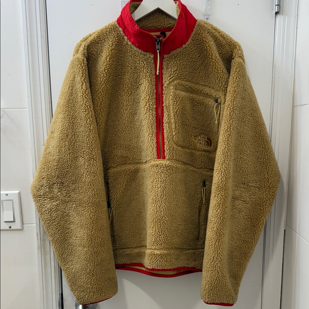 The North Face Tan PILLI pullover Fleece with Red Trim Men’s sz. M